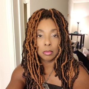 Meet your Posher, Yolanda d